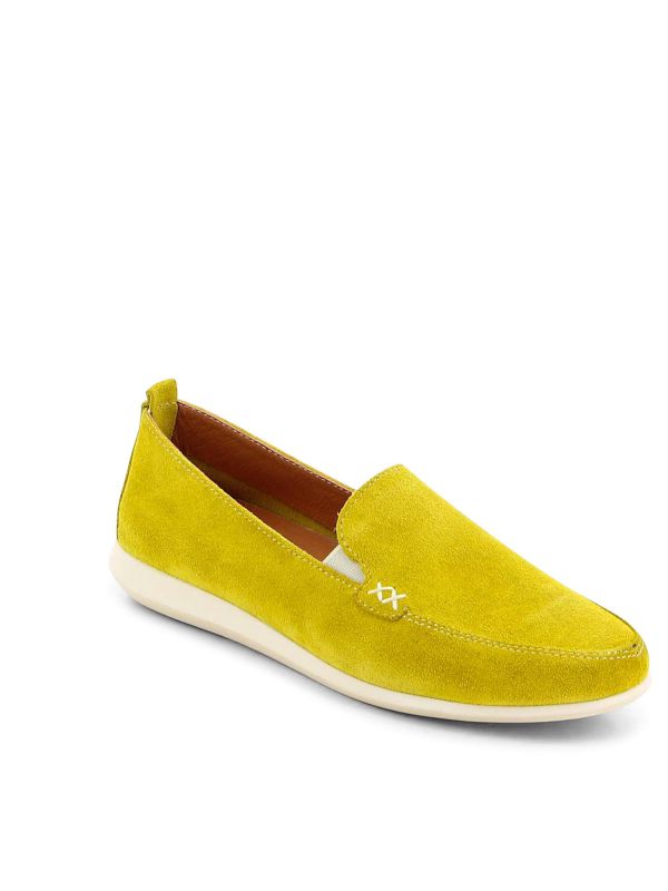 נעלי סירה מחודדות