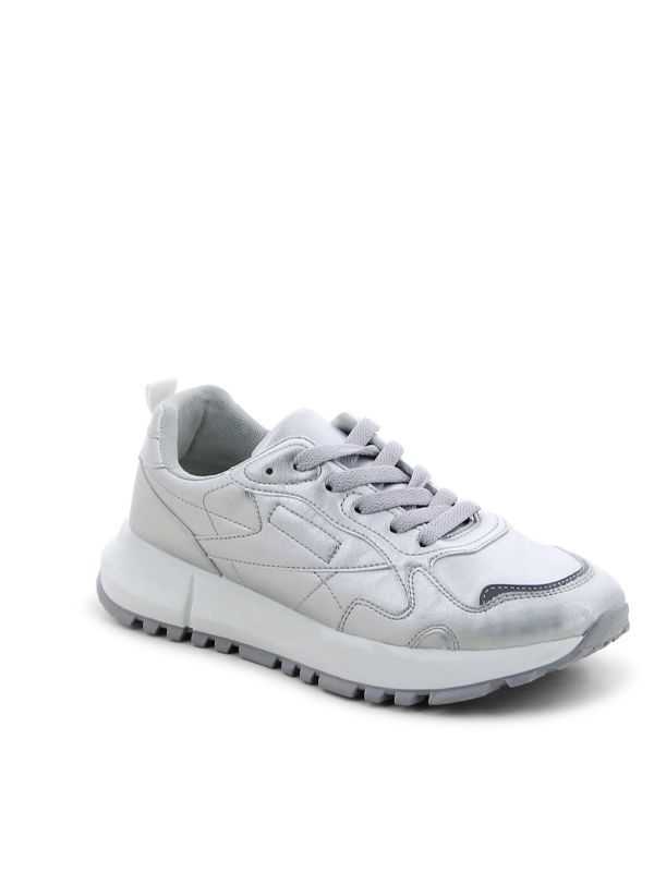 נעלי סניקרס קלאסיות