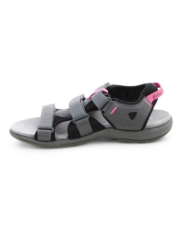 סנדלי טיולים אופנתיים