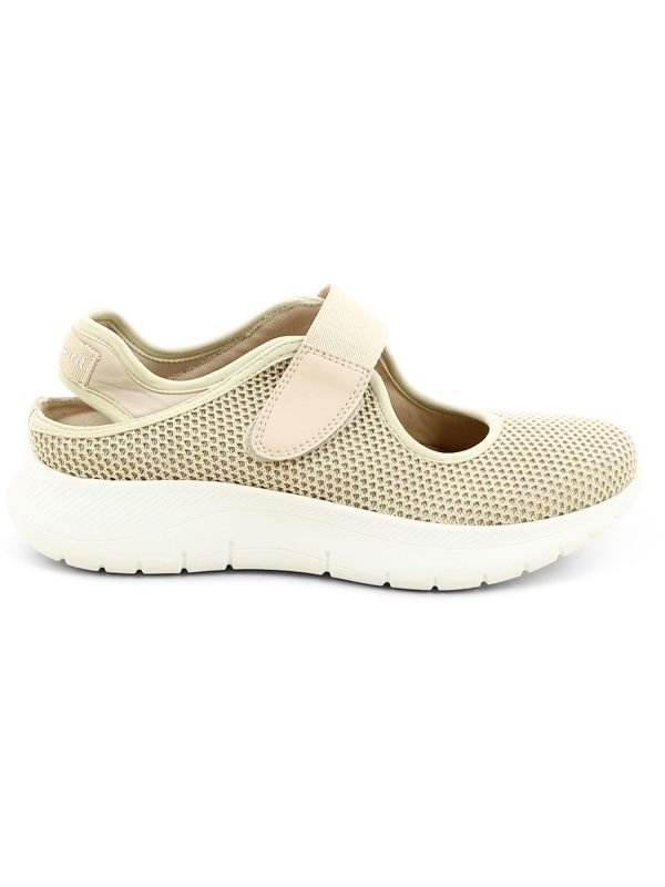 נעלי נוחות מחוררות