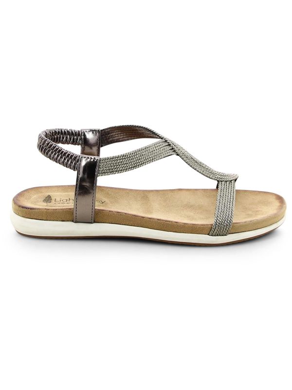 סנדלים מעוצבים