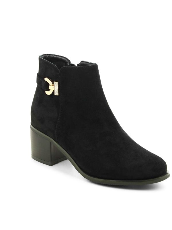 מגפוני עקב עם אבזם