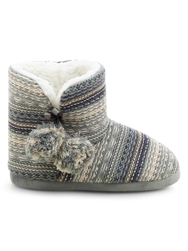 נעלי בית עם פונפונים