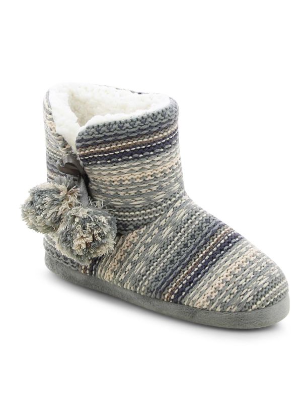 נעלי בית עם פונפונים