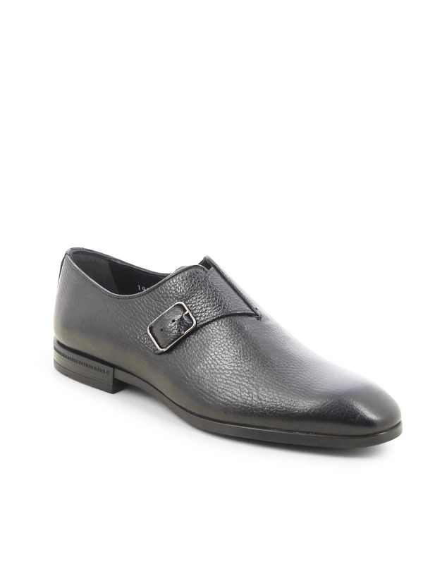 נעלי גברים אלגנטיות עם אבזם