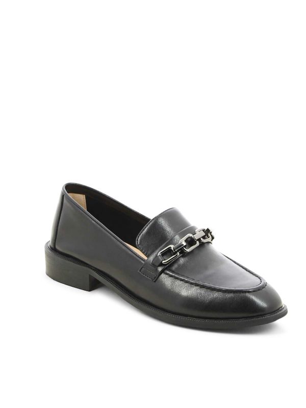 נעלי מוקסין עם שרשרת מוזהבת לנשים