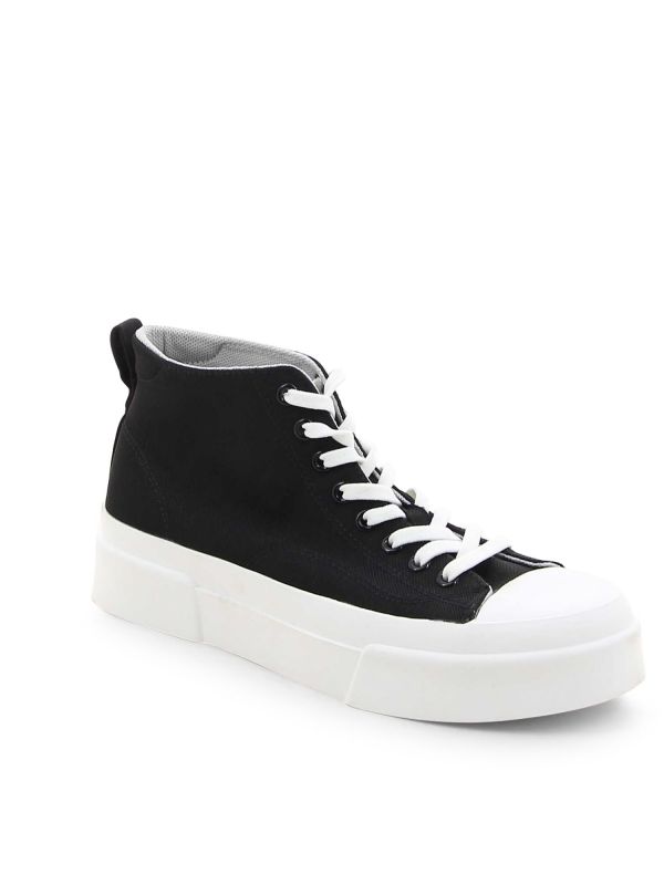 נעלי סניקרס קלאסיות