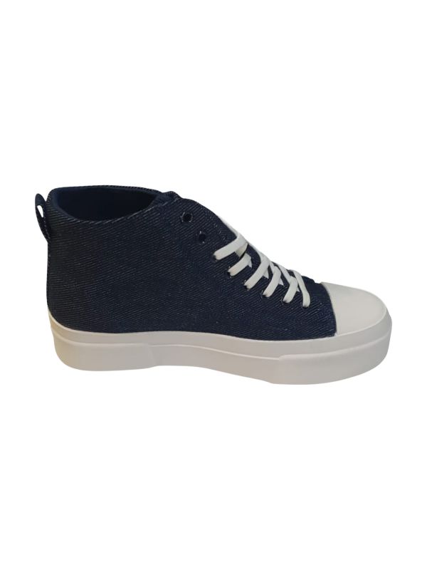 נעלי סניקרס קלאסיות