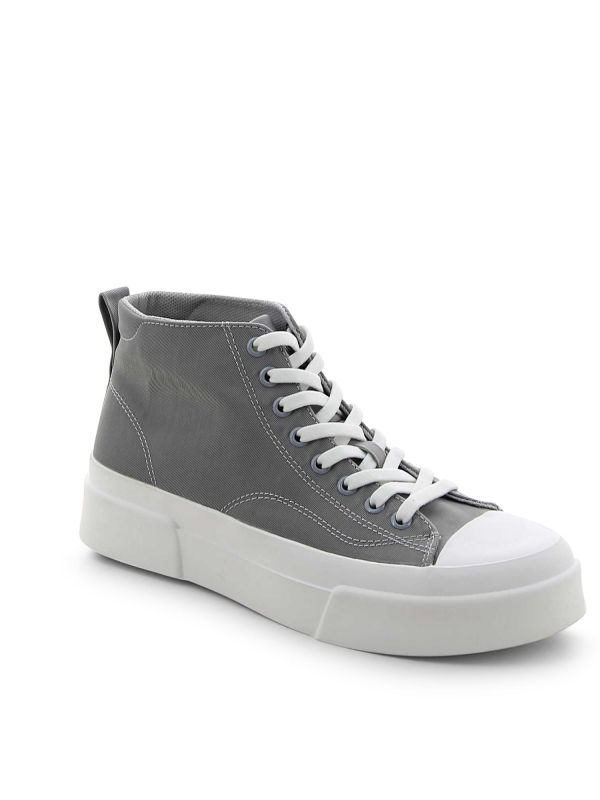 נעלי סניקרס קלאסיות