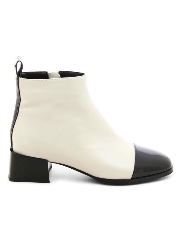 מגפוני עקב קלאסיים