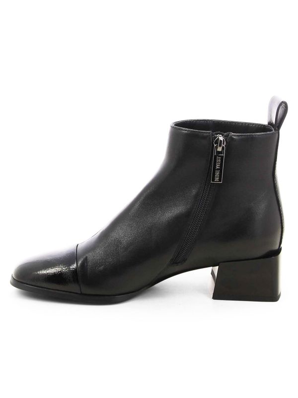 מגפוני עקב קלאסיים