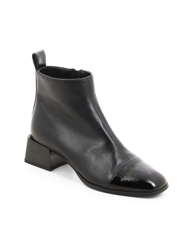 מגפוני עקב קלאסיים