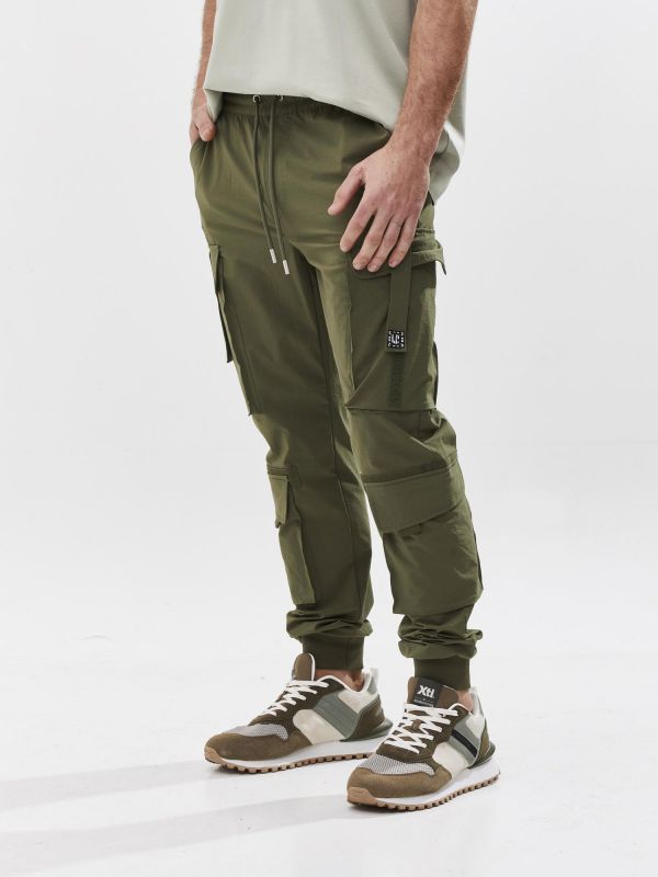 מכנסי קארגו מעוצבים לגבר