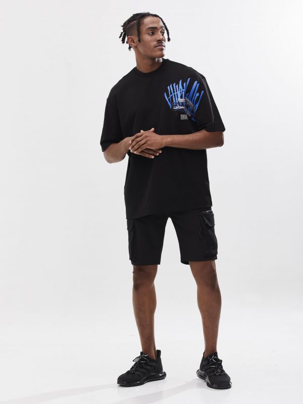 טי שירט עם הדפס ורקמה לגבר