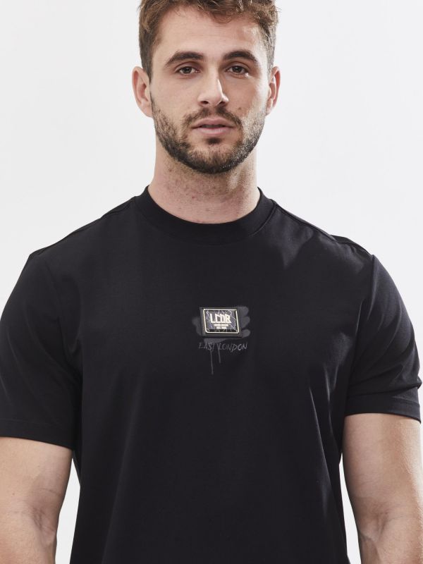 טי שירט עם הדפס ועיטור דו צדדי לגבר