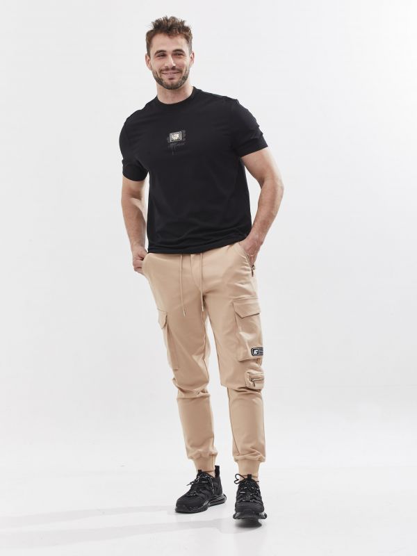 טי שירט עם הדפס ועיטור דו צדדי לגבר