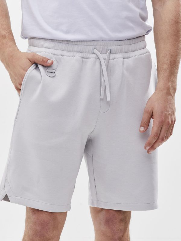 מכנסי ברמודה בסגנון ספורט אלגנטי לגברים