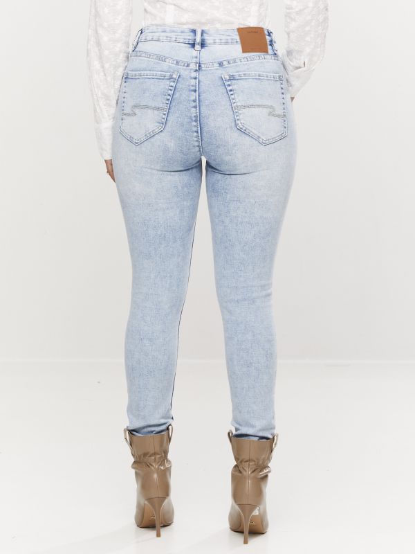 מכנסי ג’ינס LOLA כחול בהיר עם קרעים לנשים