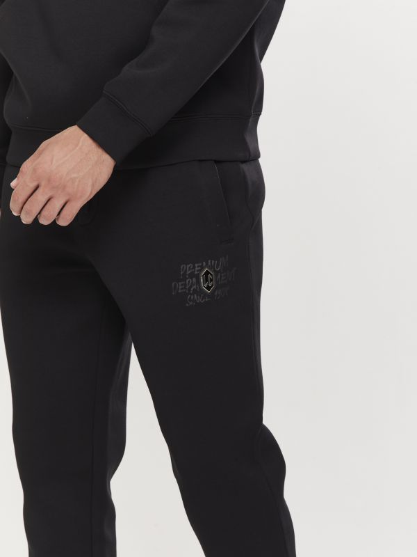 מכנסי טרנינג עם הדפס לגברים