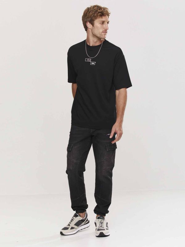 טי שירט קצרה לגברים עם הדפס דו צדדי