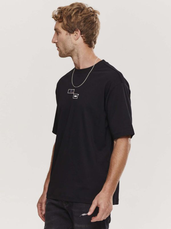 טי שירט קצרה לגברים עם הדפס דו צדדי