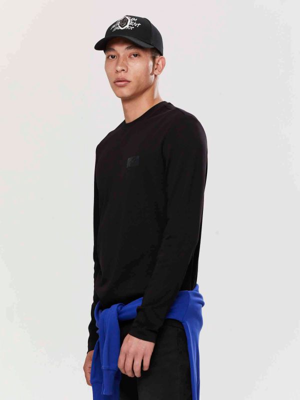 טי שירט ארוכה עם רקמה לגברים