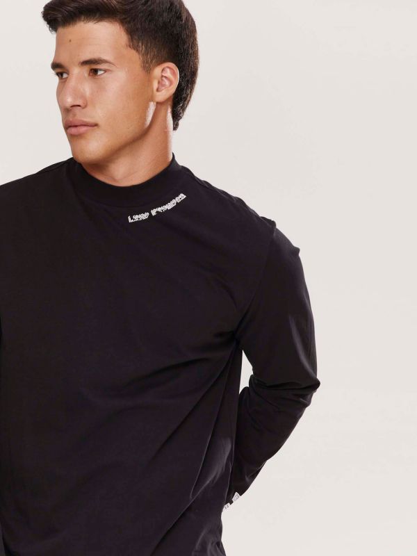 טי שירט ארוכה עם צווארון גולף לגברים