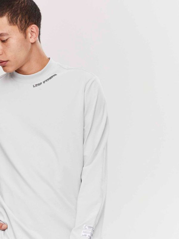 טי שירט ארוכה עם צווארון גולף לגברים