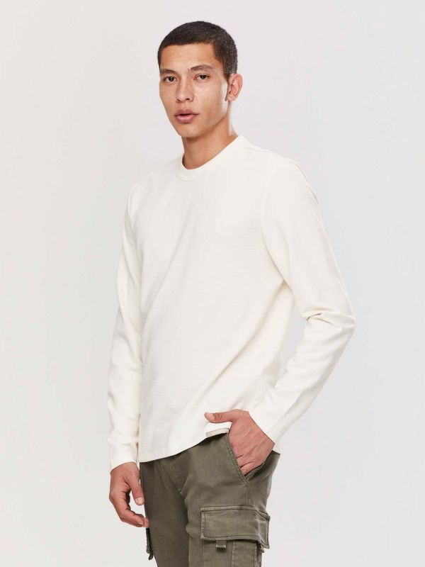 טי שירט ארוכה לגברים עם הדפס בחזה