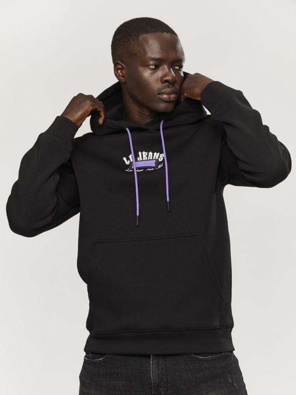 סווטשירט עם קפוצ’ון והדפס לגברים