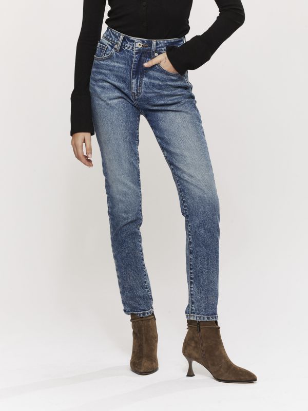 מכנסי ג’ינס כחולים גזרת 7/8 לנשים