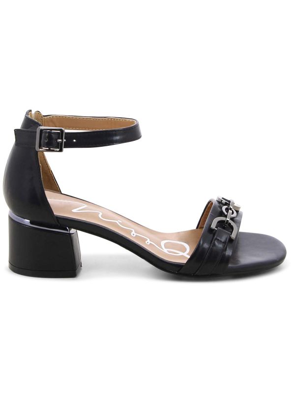 סנדלי עקב עם גורמט לנשים