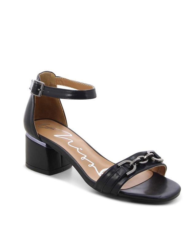 סנדלי עקב עם גורמט לנשים