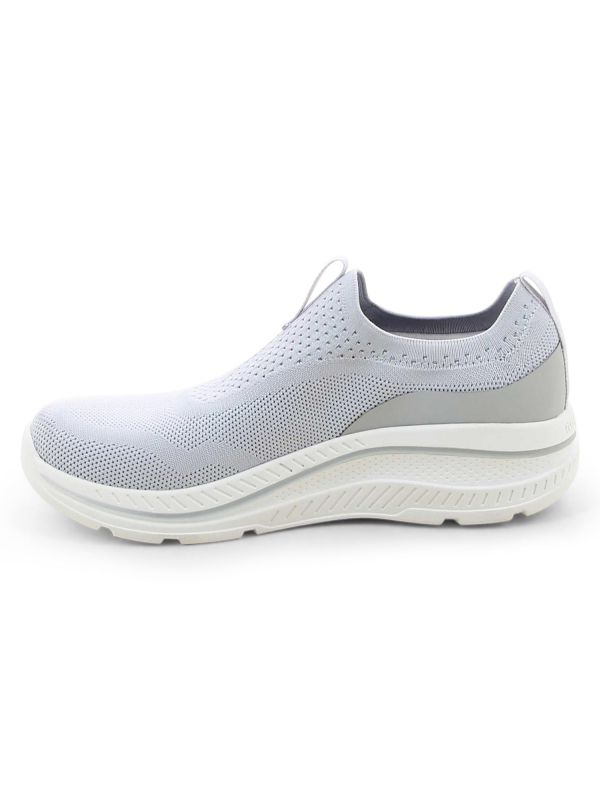 נעלי נוחות ספורטיביות לנשים