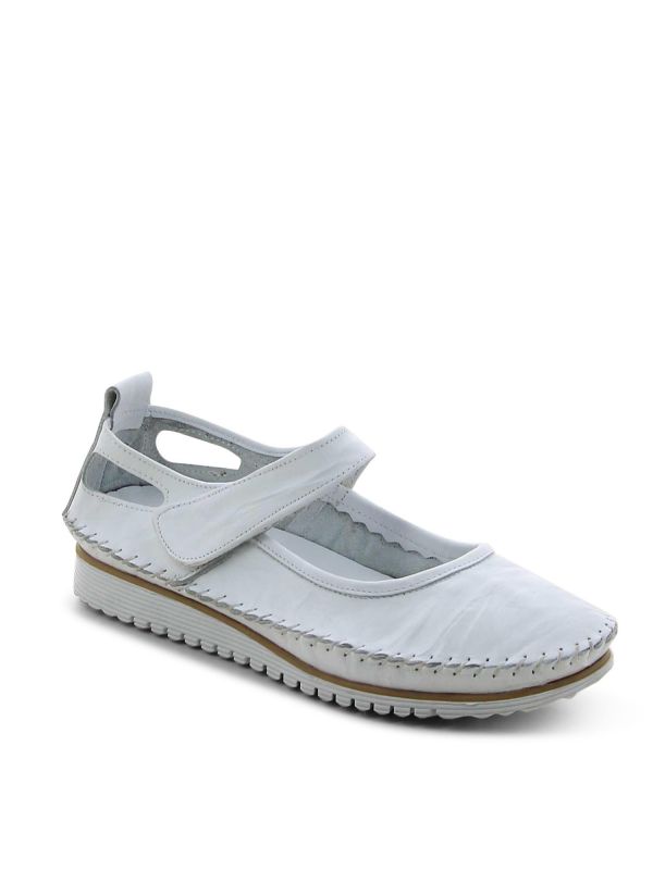 נעלי סירה עם תיפורים לנשים