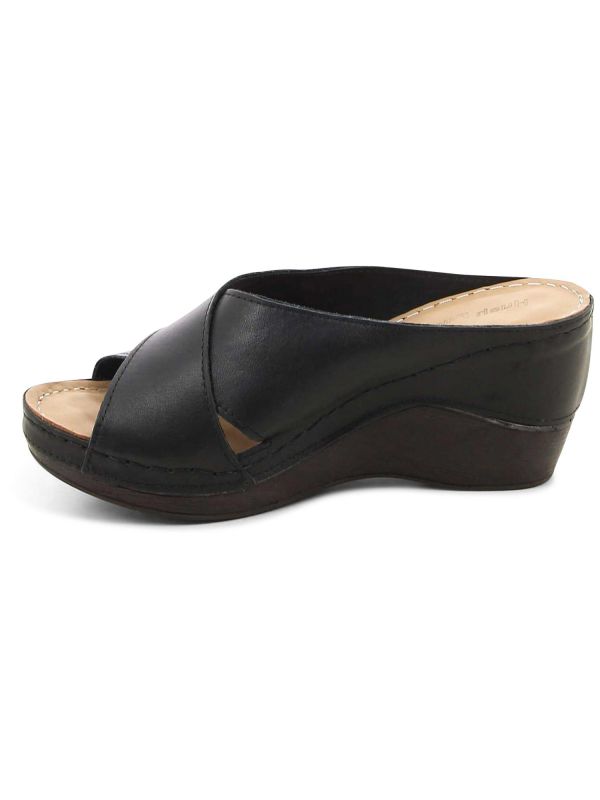 כפכפי נשים עם עקב רוקי ורצועת איקס