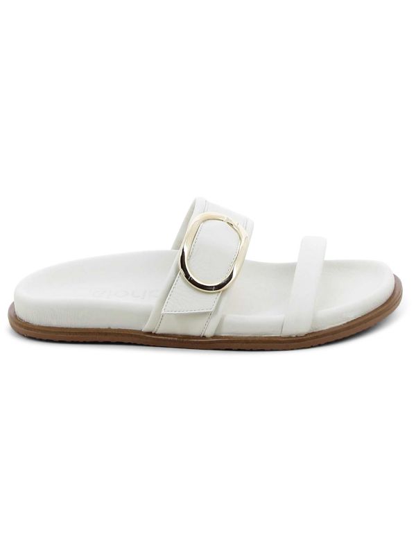 כפכפים שטוחים עם אבזם מוזהב