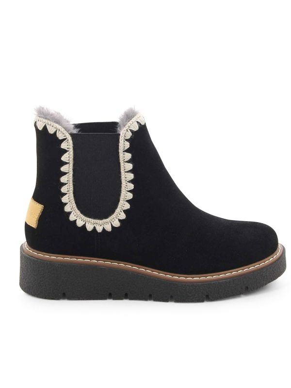 מגפוני צ’לסי עם רקמה