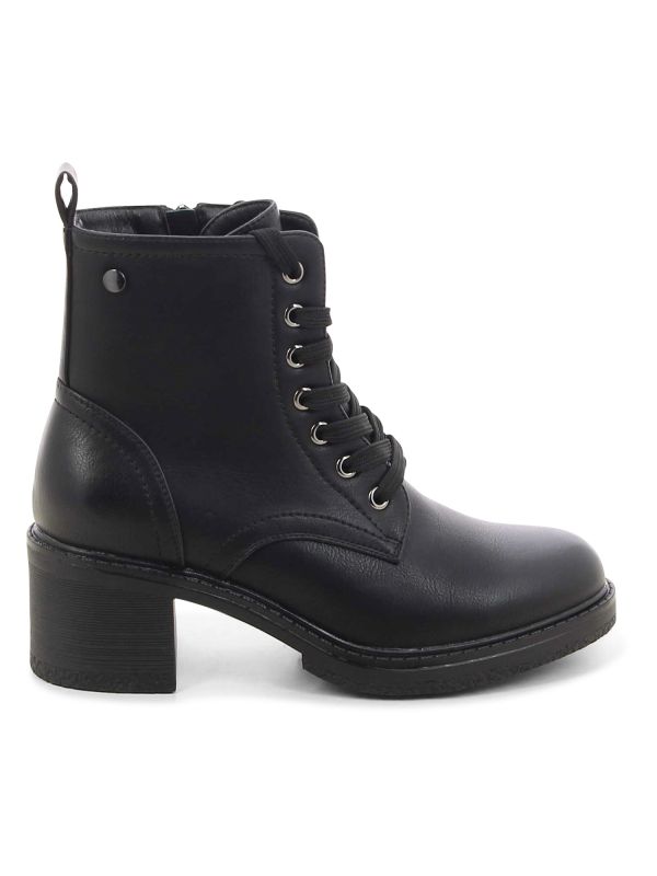 מגפוני עקב עם שרוכים לנשים