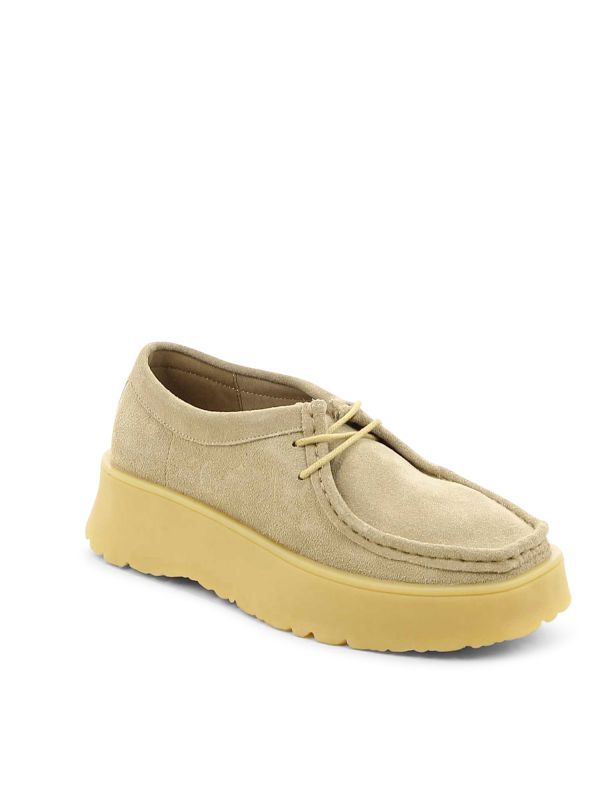 נעלי נשים מזמש עם שרוכים וסוליה מוגבהת