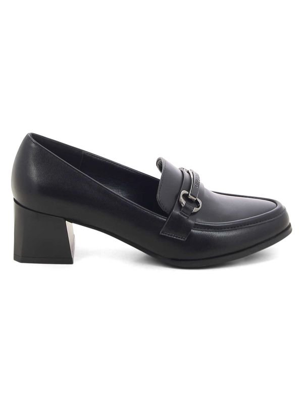 נעלי מוקסין עם אבזם לנשים