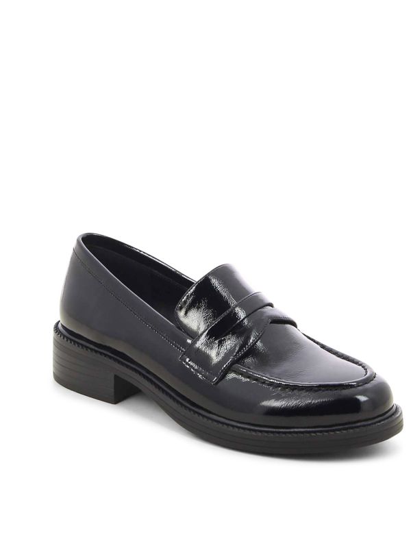 נעלי מוקסין בגימור מבריק לנשים