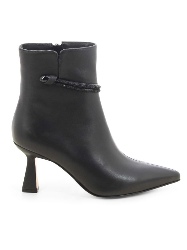 מגפוני שפיץ עם עקב בינוני לנשים