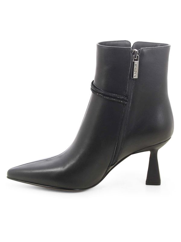 מגפוני שפיץ עם עקב בינוני לנשים