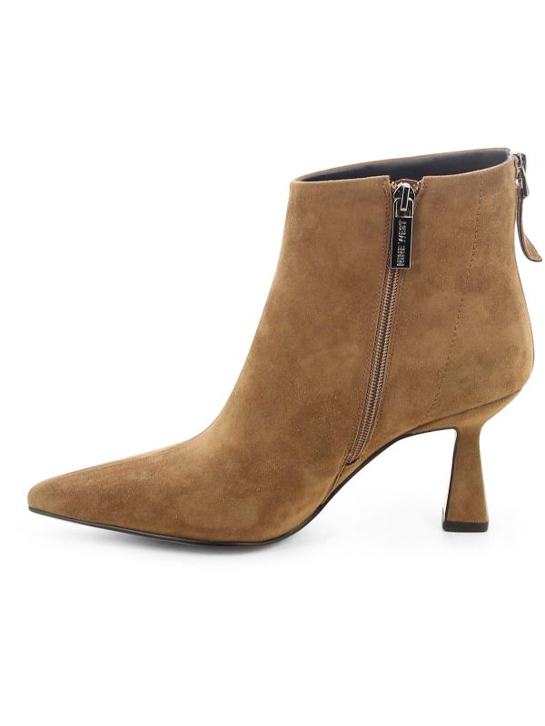 מגפוני שפיץ עם עקב בינוני לנשים