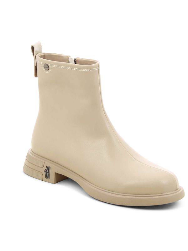 בוטס נשים עם עקב נמוך