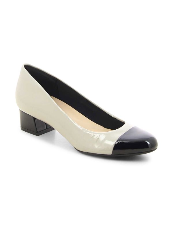 נעלי סירה עם עקב נמוך