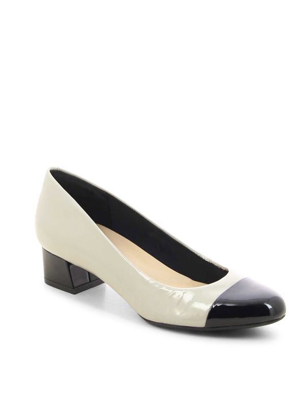 נעלי סירה עם עקב נמוך