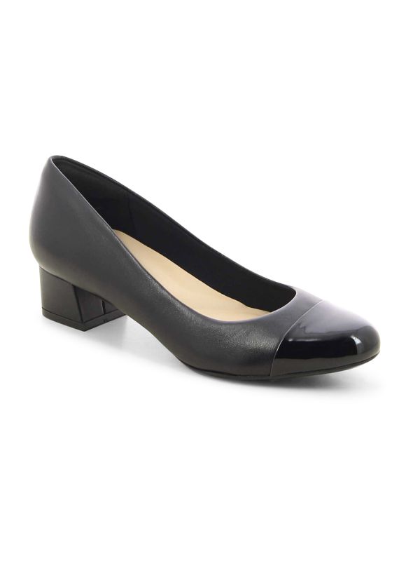 נעלי סירה עם עקב נמוך