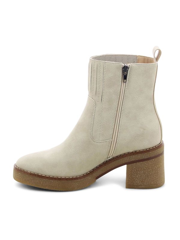 מגפוני נשים עם עקב צ’אנקי